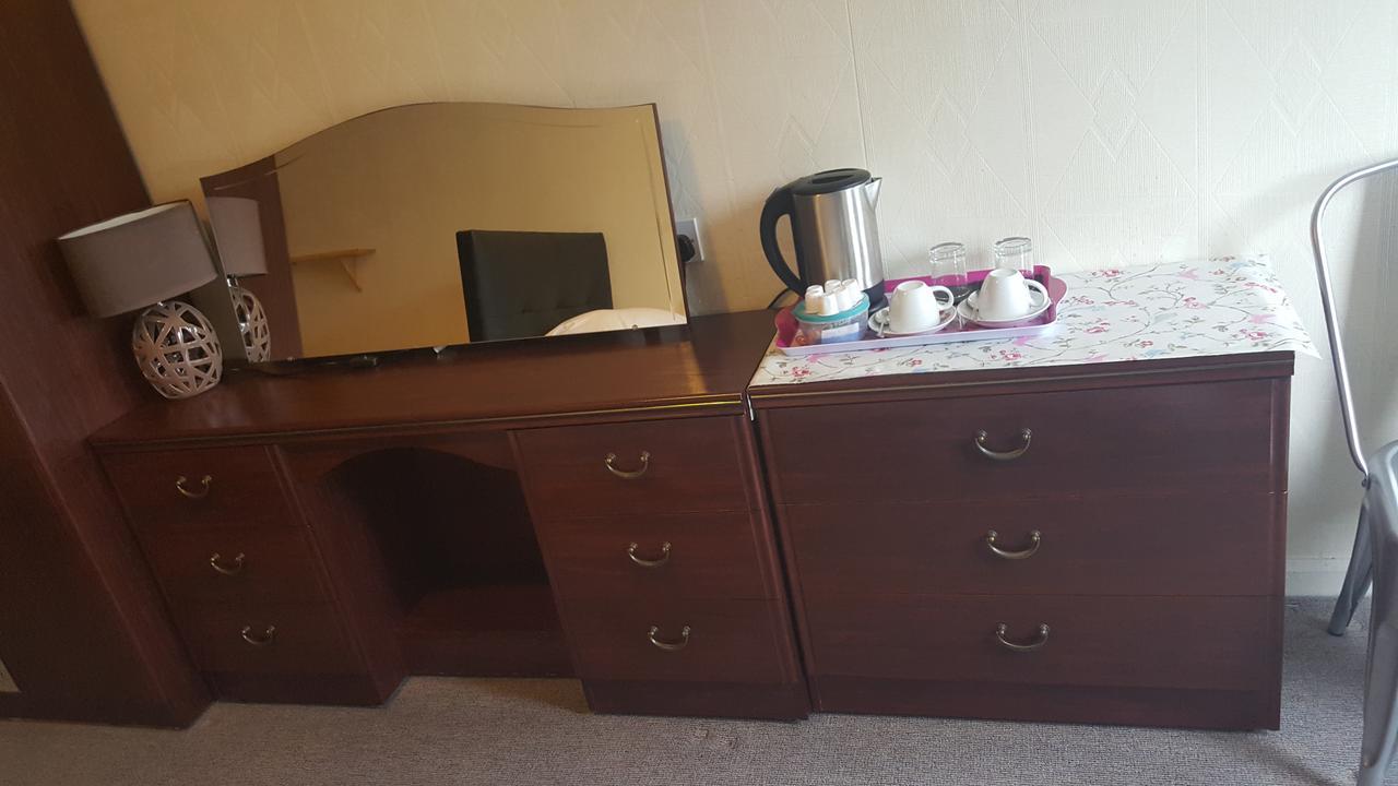 بارو في فرنيس Maindee Guest House المظهر الخارجي الصورة