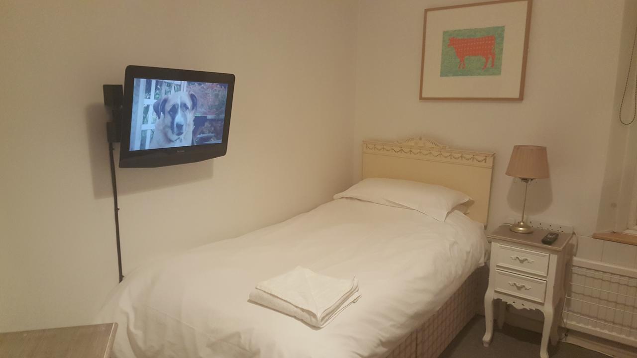 بارو في فرنيس Maindee Guest House المظهر الخارجي الصورة